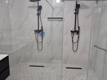 3 Bedroom Flat & Apartment