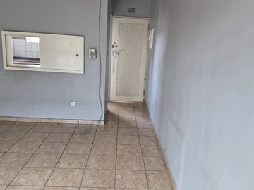 2 Bedroom Flat & Apartment