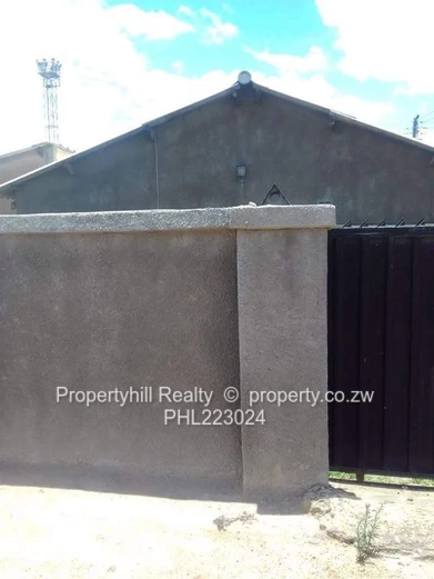 Spacious 4-Bedroom Family Home in Chitungwiza with Modern Amenities (Sole Mandate)