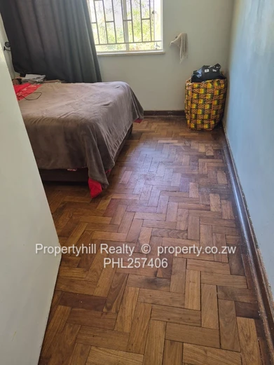 Chadcombe 3-Bed: Large Garden & Borehole