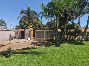 6 Bedroom House