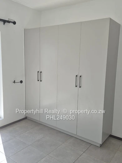Bright 2-Bed Flat with Garden & Borehole, Aspindale (Sole Mandate)