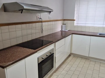 3 Bedroom Flat & Apartment