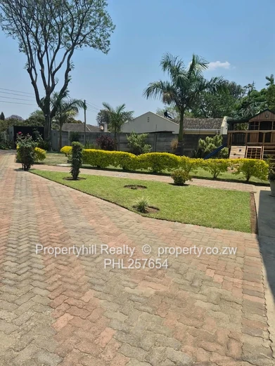 Greendale 3 bedroomed house & 2 bedroomed Cottage (Sole Mandate)