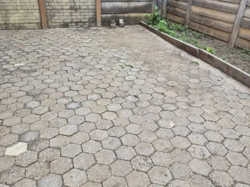 2 Bedroom Flat & Apartment