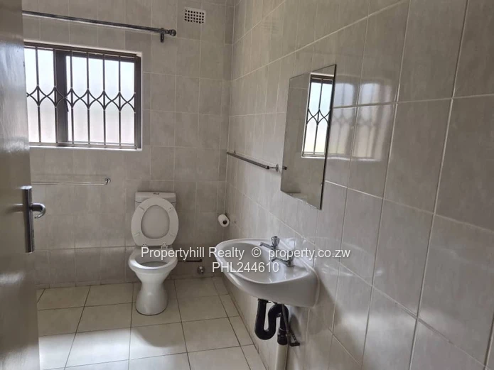 Vacant Full House For Immediate Occupation  (Sole Mandate)