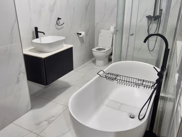 3 Bedroom Flat & Apartment