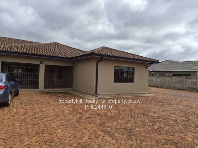 Vacant Full House For Immediate Occupation  (Sole Mandate)