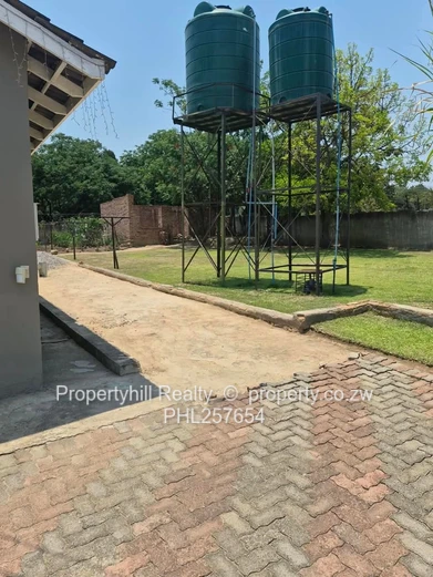 Greendale 3 bedroomed house & 2 bedroomed Cottage (Sole Mandate)
