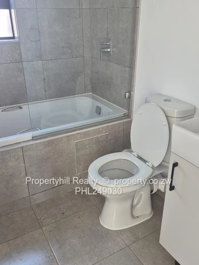 Bright 2-Bed Flat with Garden & Borehole, Aspindale (Sole Mandate)