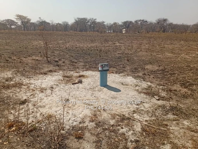 10,000 m² Chegutu Land with Existing Dwelling & Borehole