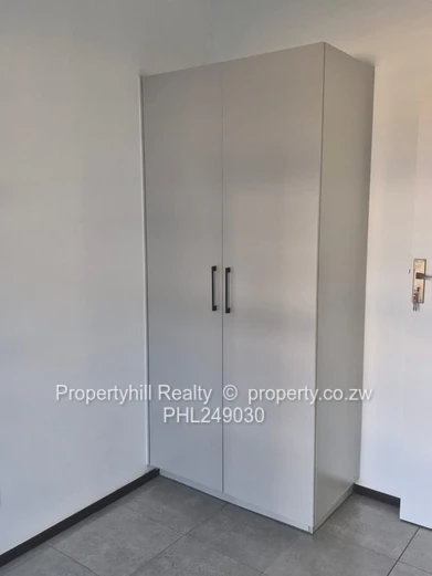 Bright 2-Bed Flat with Garden & Borehole, Aspindale (Sole Mandate)