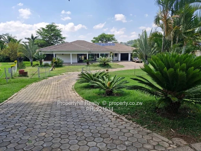 Stunning 4-Bedroom Home in Borrowdale Brooke with Borehole!
