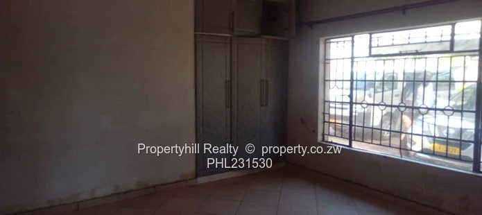 Vacant Malborough House Tolet available