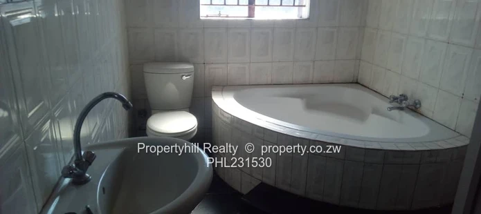 Vacant Malborough House Tolet available