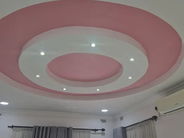 6 Bedroom House