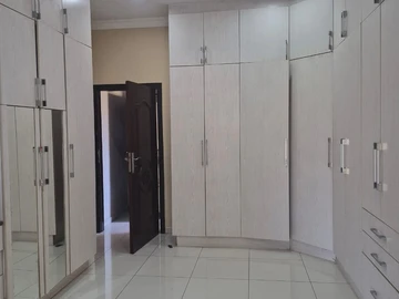 6 Bedroom House