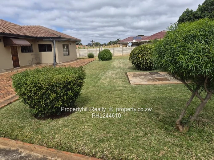 Vacant Full House For Immediate Occupation  (Sole Mandate)