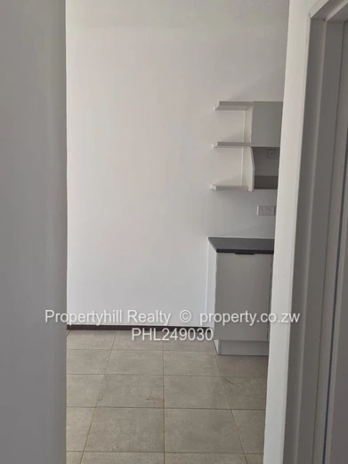 Bright 2-Bed Flat with Garden & Borehole, Aspindale (Sole Mandate)