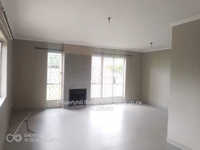 3 Beds house available in Msasa Park (Sole Mandate)